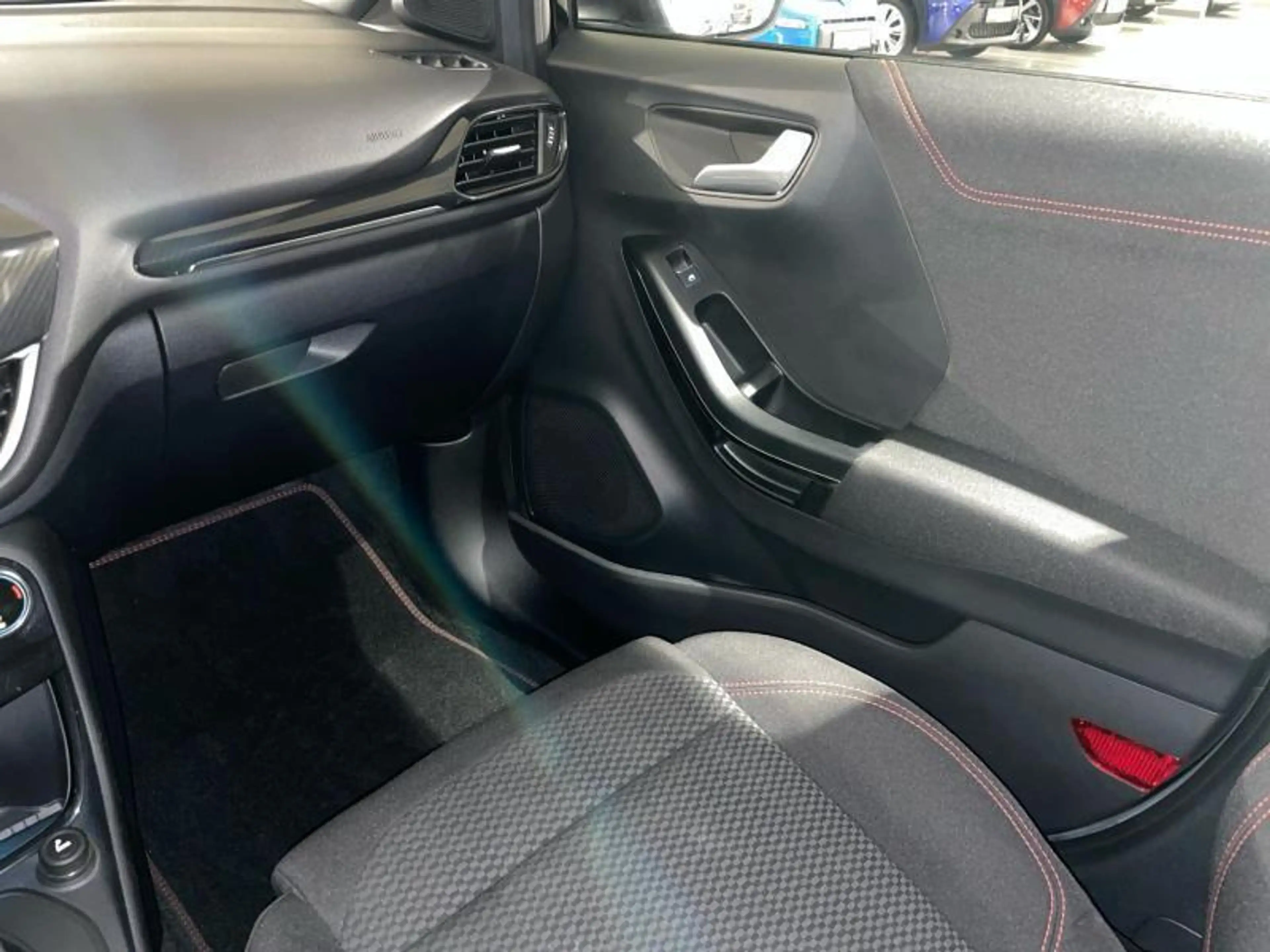 Ford Puma 1.0i Ecoboost mHEV 114kW Aut. ST-Line V — photo 10