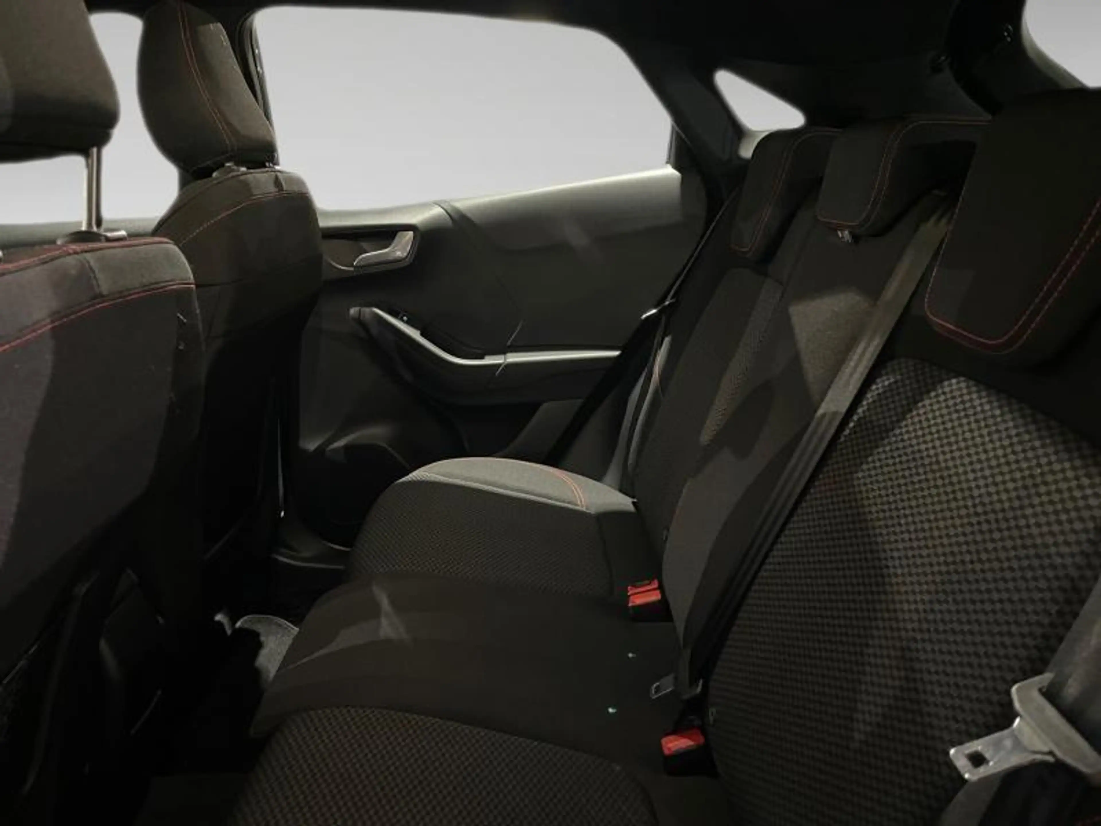 Ford Puma 1.0i Ecoboost mHEV 114kW Aut. ST-Line V — photo 11