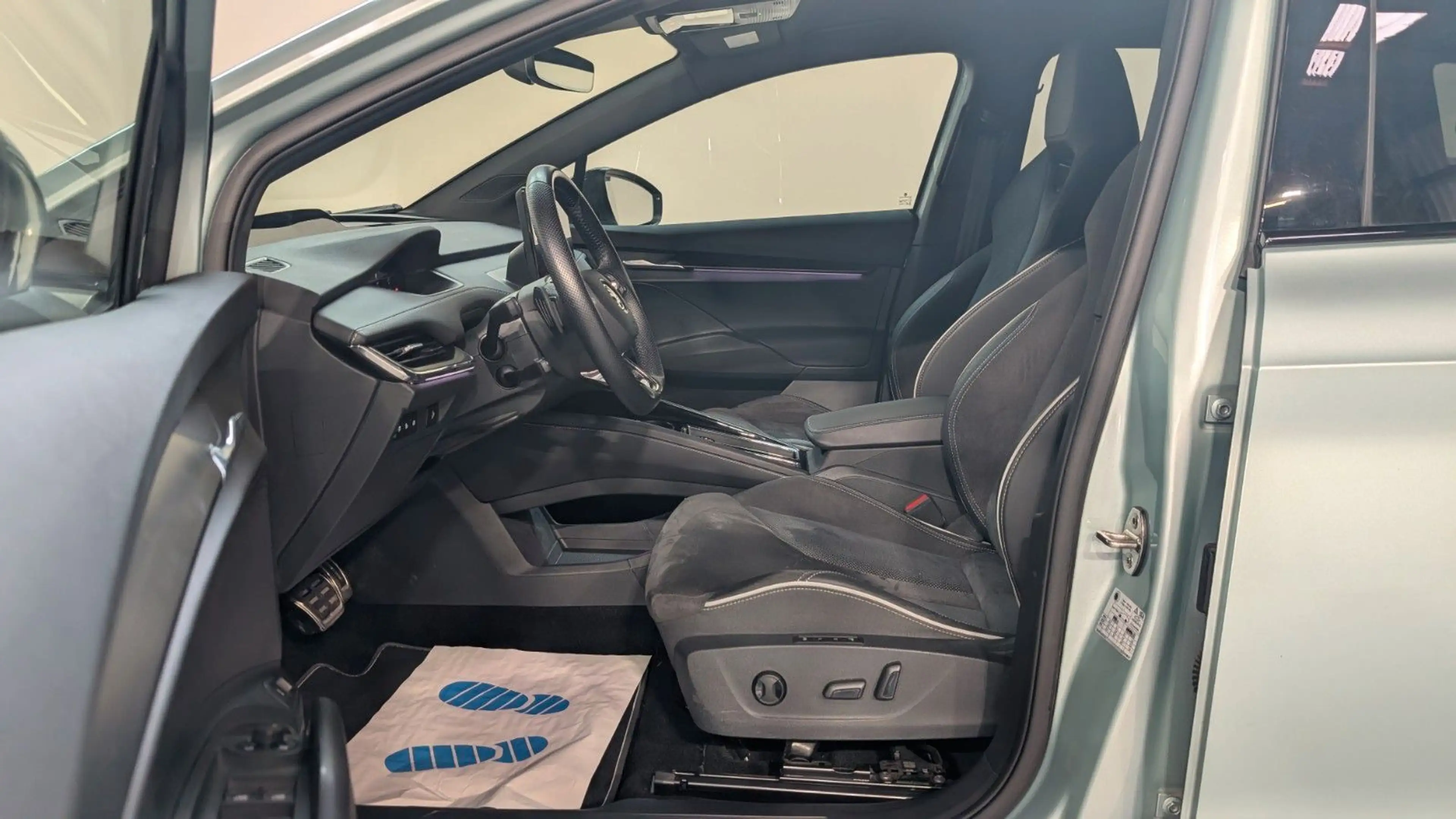 Skoda Enyaq 60 Sportline TRAVEL*CANTON*HUD*MEMO*360° — photo 11