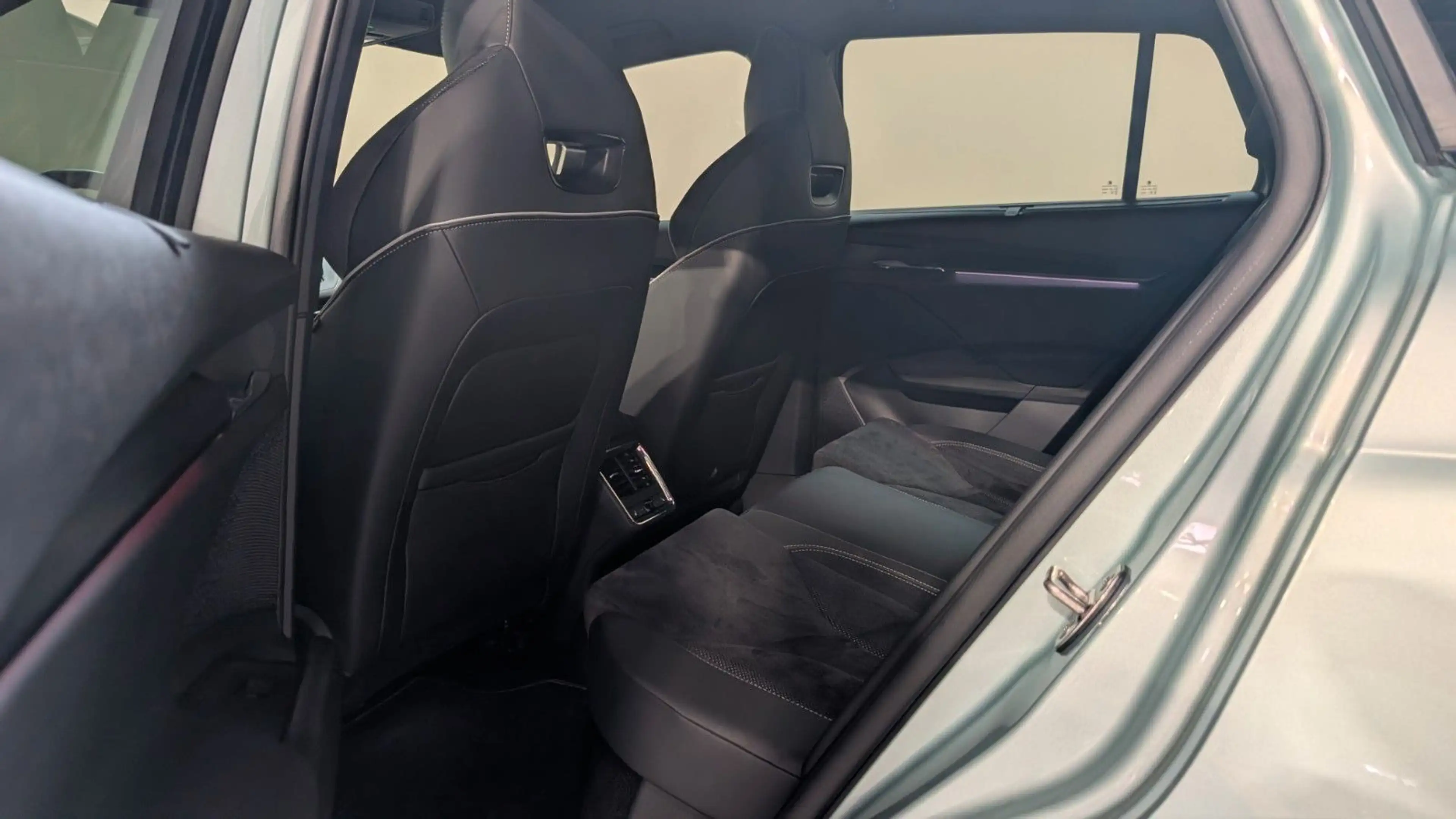 Skoda Enyaq 60 Sportline TRAVEL*CANTON*HUD*MEMO*360° — photo 14