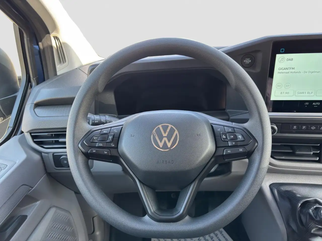 Volkswagen T7 Kombi 2.0 TDI KR L1H1 PDC AHK KAMERA KLIMA TEMPOMAT 11