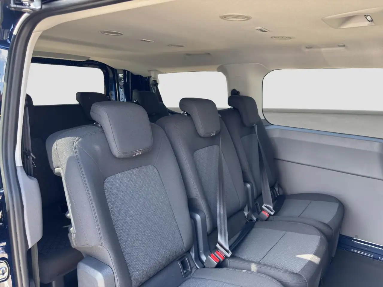 Volkswagen T7 Kombi 2.0 TDI KR L1H1 PDC AHK KAMERA KLIMA TEMPOMAT 9