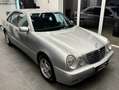 Mercedes-Benz E 320 Avantgarde 4MATIC Aut.*P.Vorbesitzer*NUR 45.000KM* Plateado - thumbnail 3