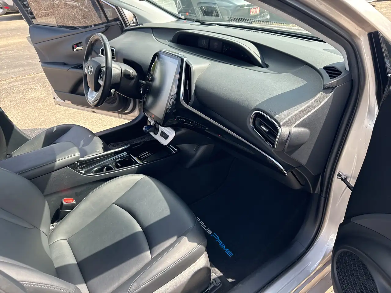Toyota Prius Prime снимка Toyota Prius Prime