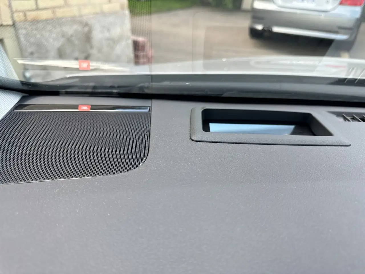 Toyota Prius Prime снимка Toyota Prius Prime