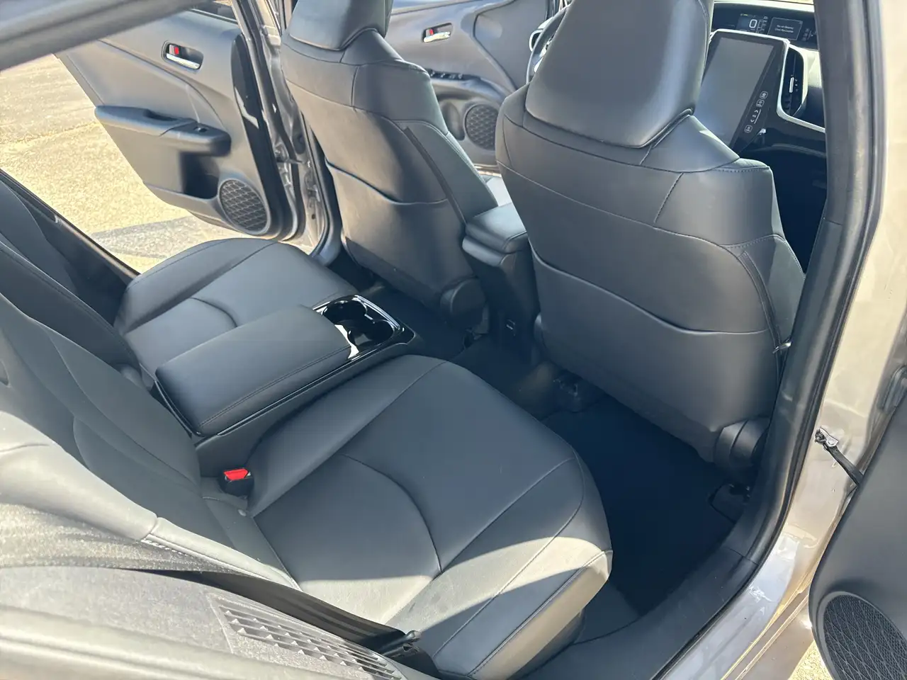 Toyota Prius Prime снимка Toyota Prius Prime