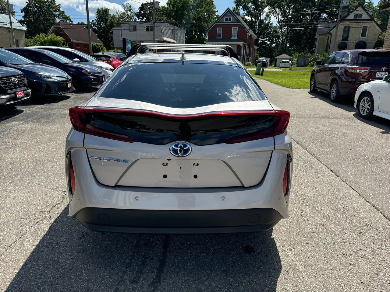 Toyota Prius Prime снимка Toyota Prius Prime