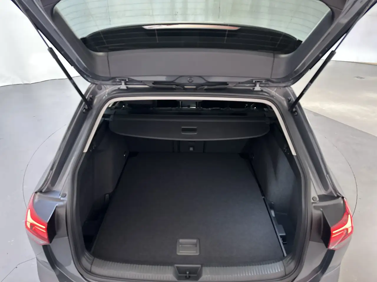Volkswagen Golf 1.0 TSI Life Business Alcantara Sfeerverlichting C, миниатюра 9