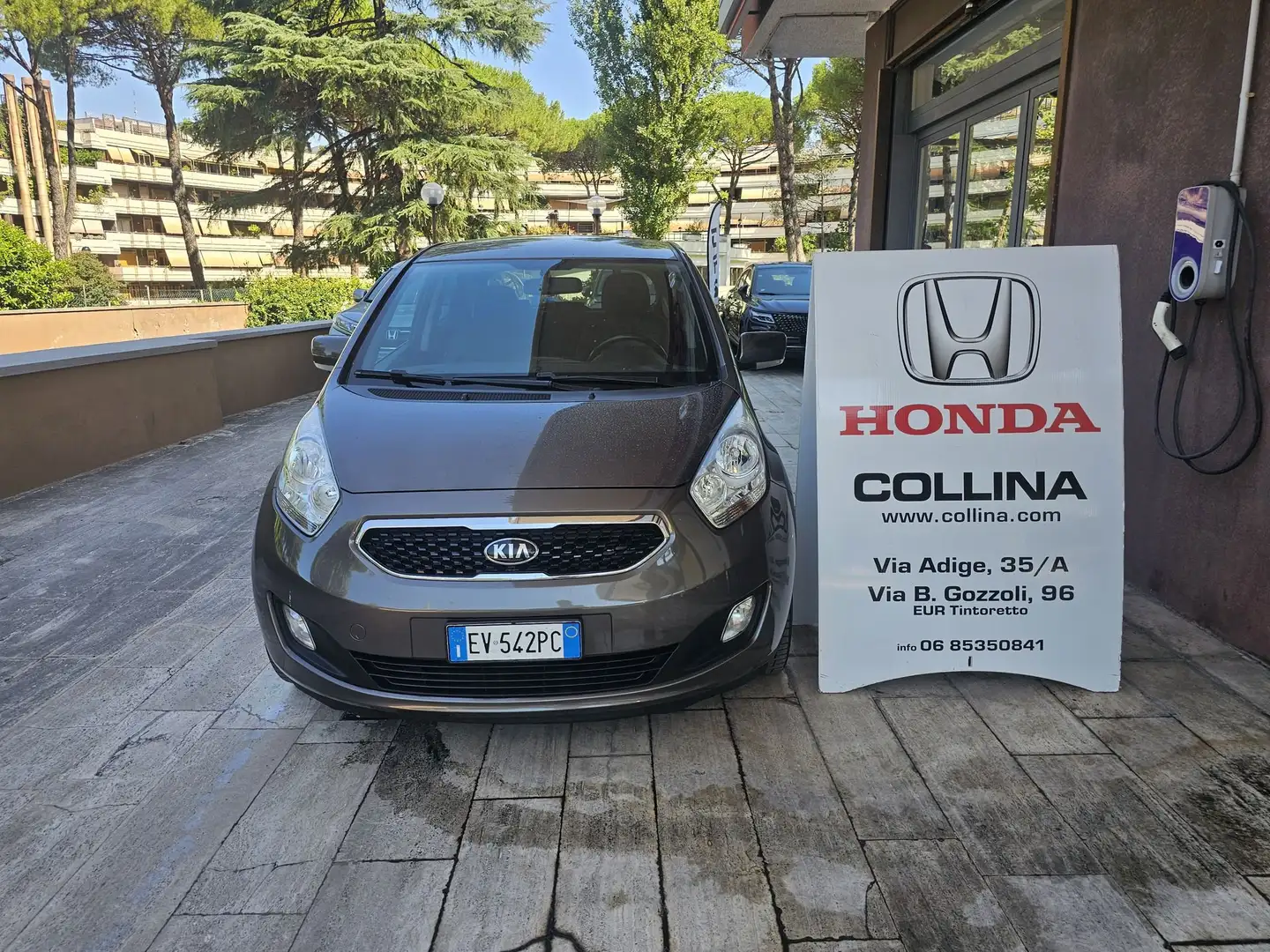 Kia Venga Venga 1.6 CRDi 128CV Cool Bronze - 1