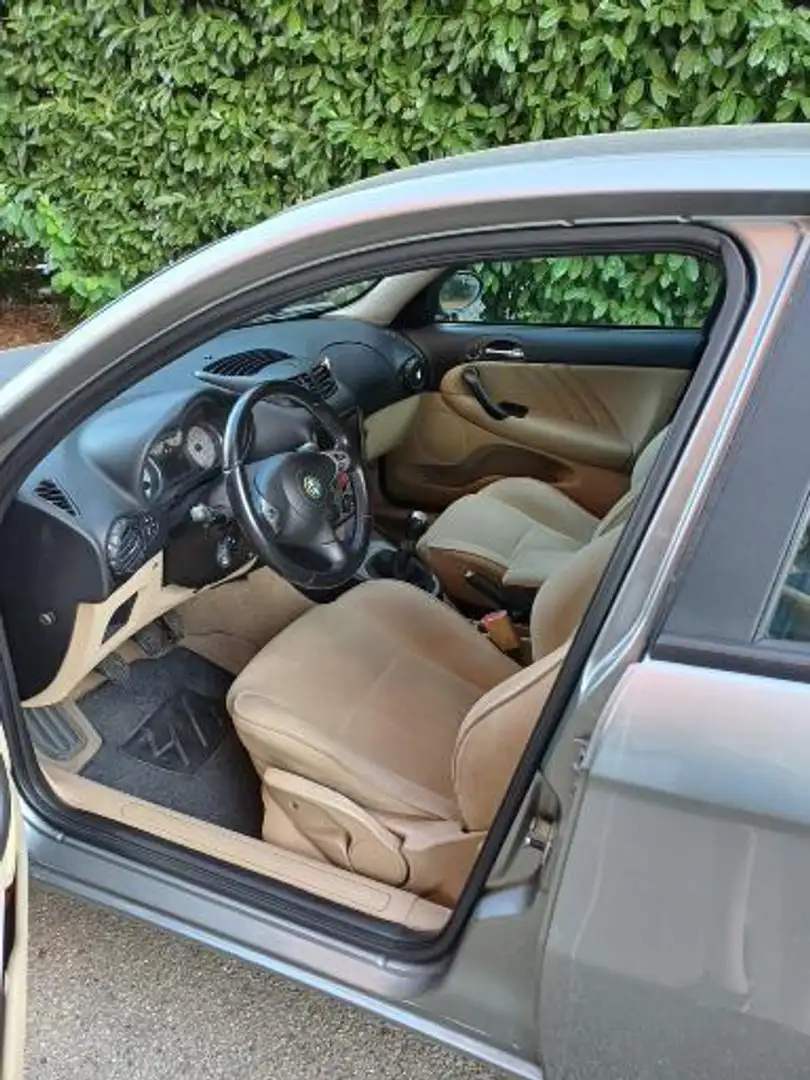 Alfa Romeo 147 5p 1.9 jtd Exclusive 115cv - 2