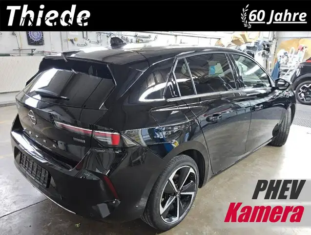 Opel Astra main image
