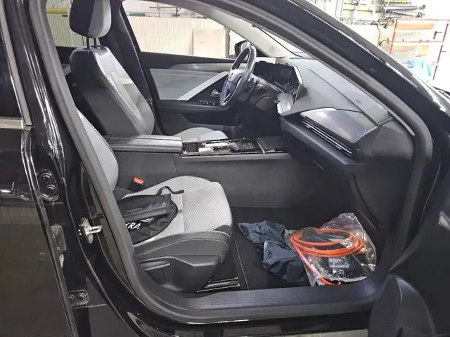 Opel Astra view 3