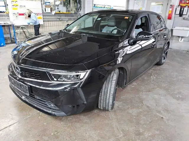 Opel Astra view 5