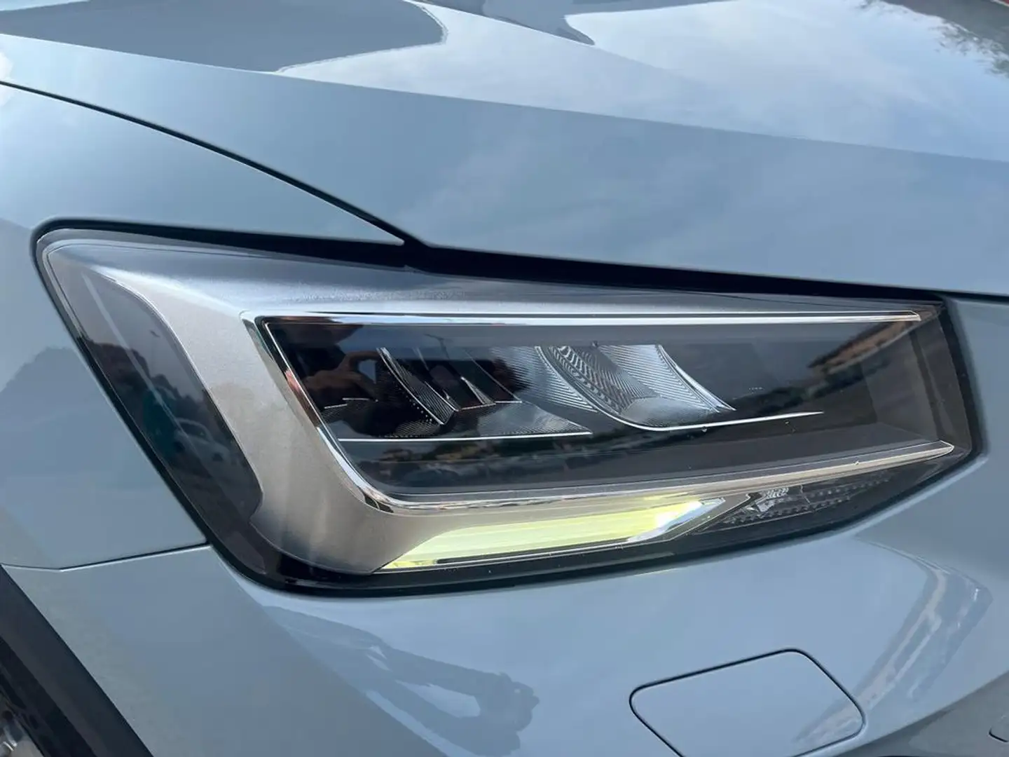 Audi Q2 30 2.0 tdi Admired s-tronic Gris - 2
