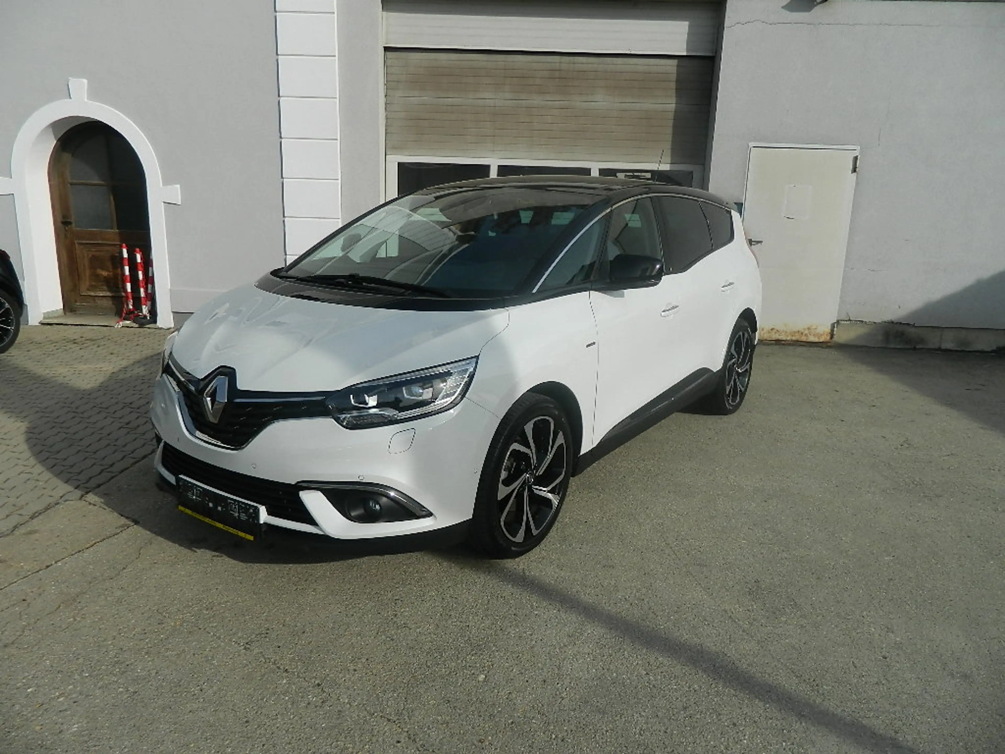 Renault Scenic GRAND SCENIC BOSE Blue dCi 120 EDC — photo 9