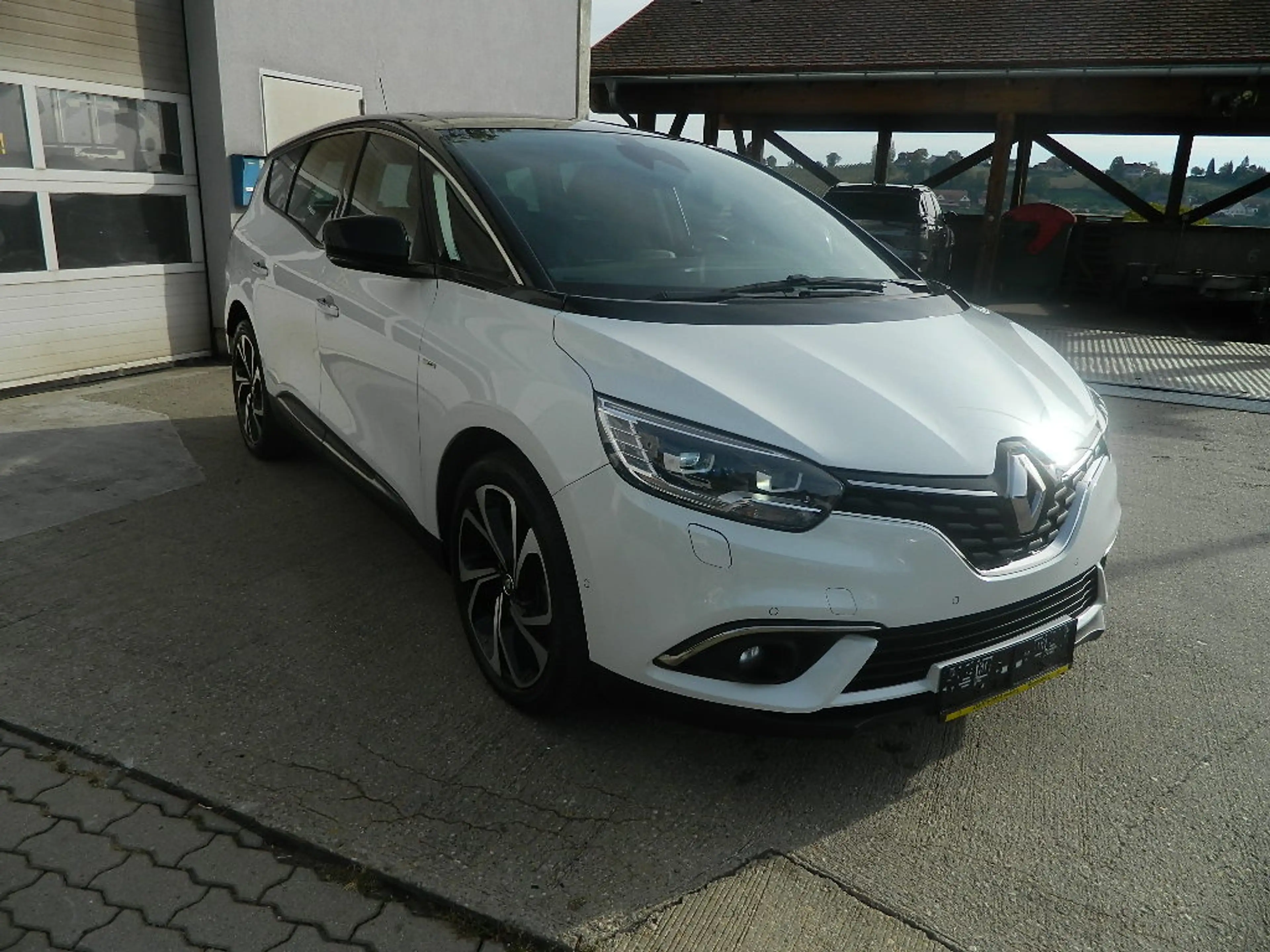 Renault Scenic GRAND SCENIC BOSE Blue dCi 120 EDC — photo 3
