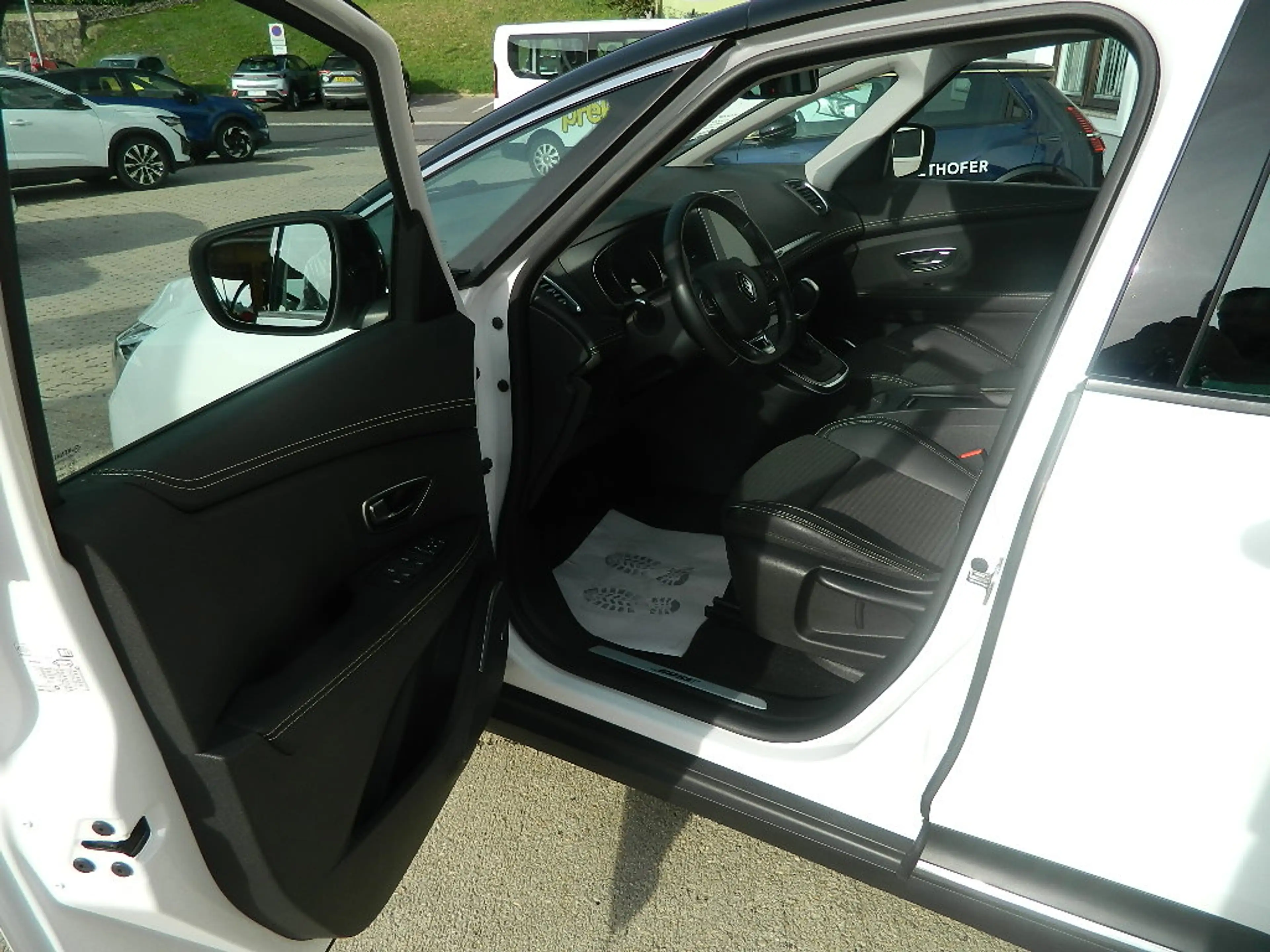 Renault Scenic GRAND SCENIC BOSE Blue dCi 120 EDC — photo 12
