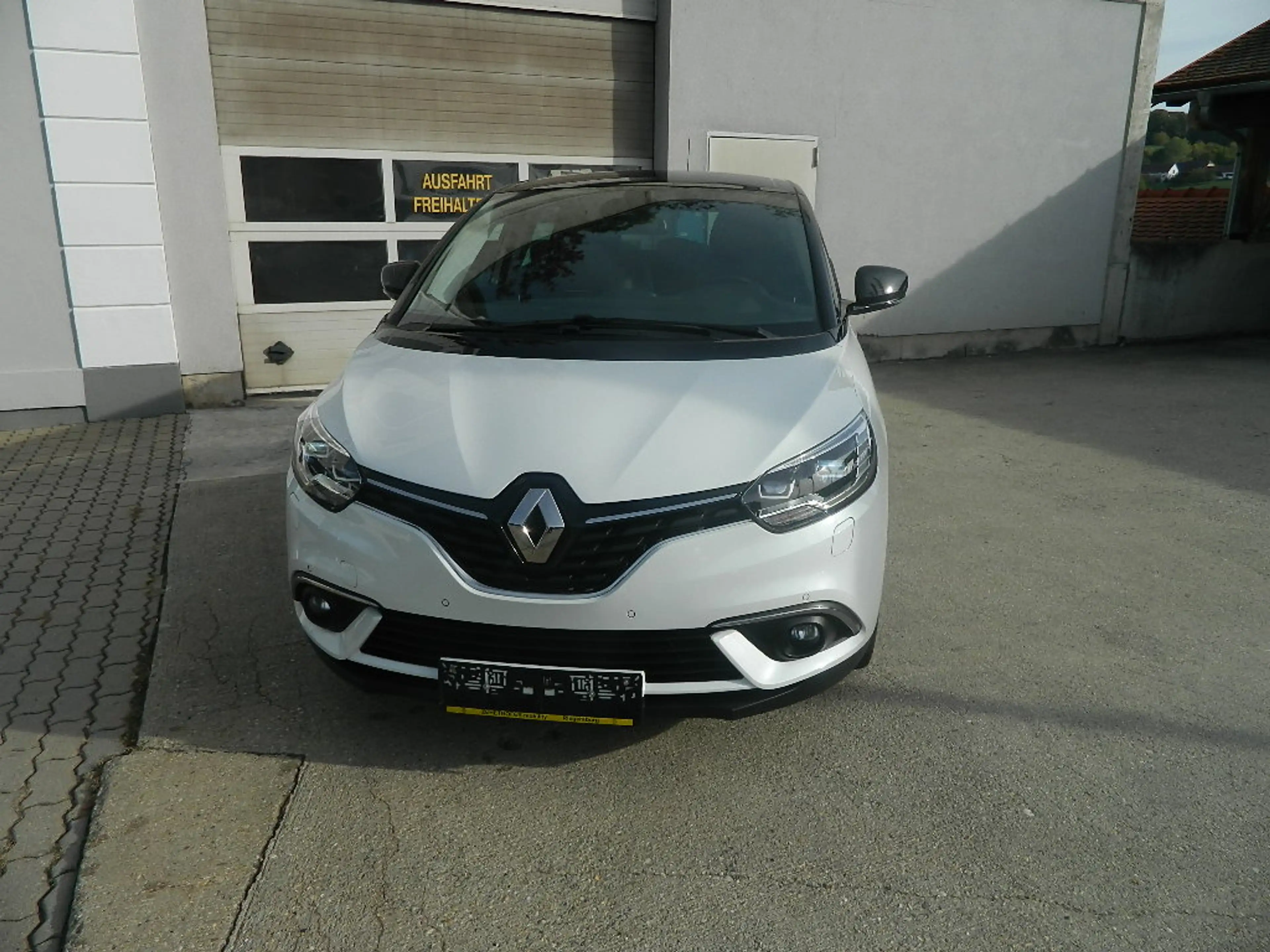 Renault Scenic GRAND SCENIC BOSE Blue dCi 120 EDC — photo 2
