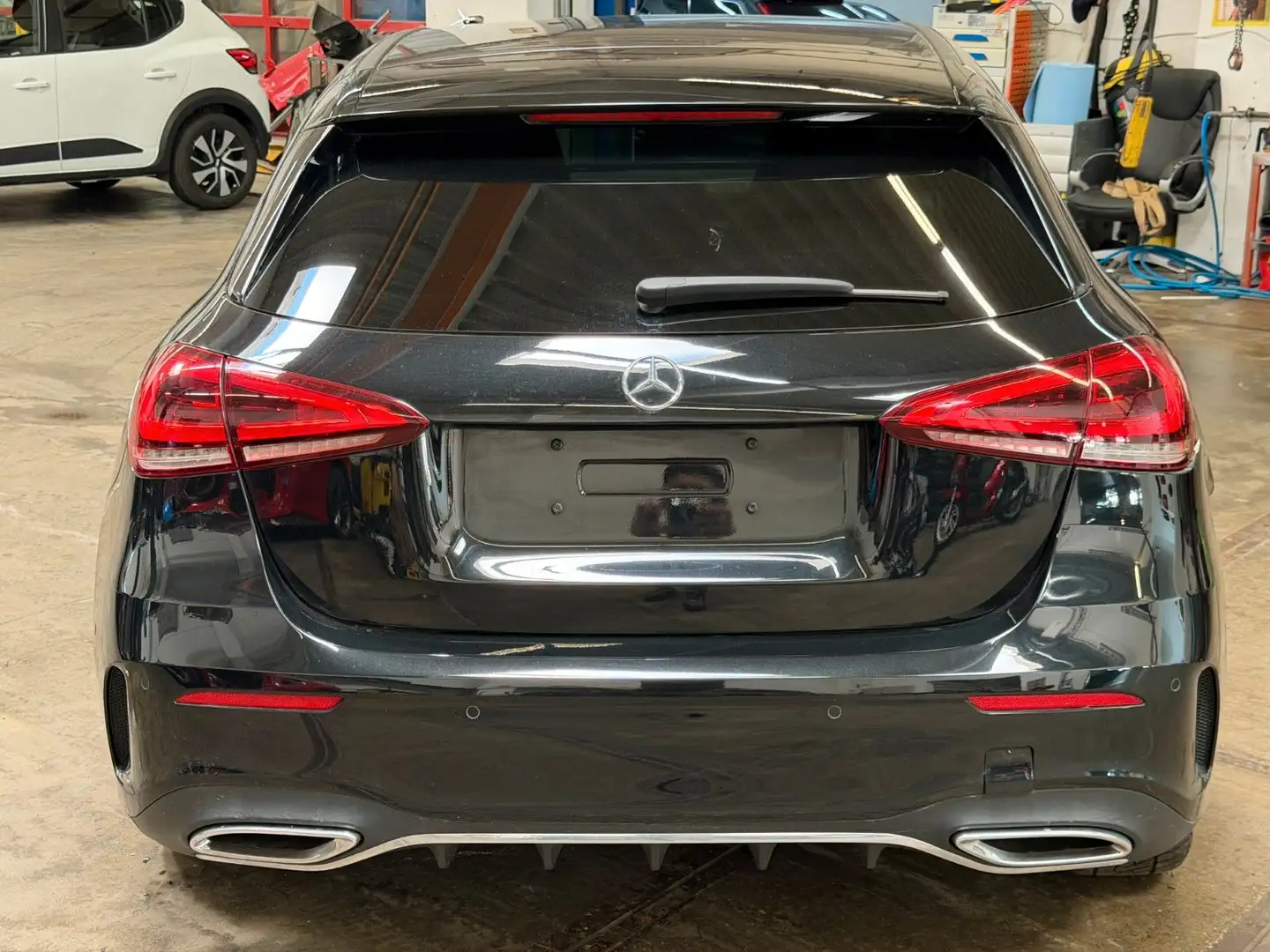 Mercedes-Benz A 200 d AMG- Line Schwarz - 2