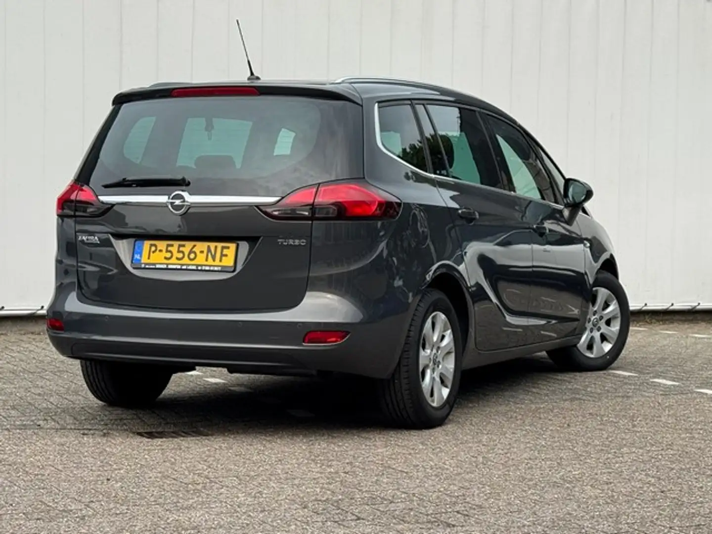 Opel Zafira Tourer 1.4 Turbo 140PK Edition met AGR stoelen, PDC, Airc Grau - 2