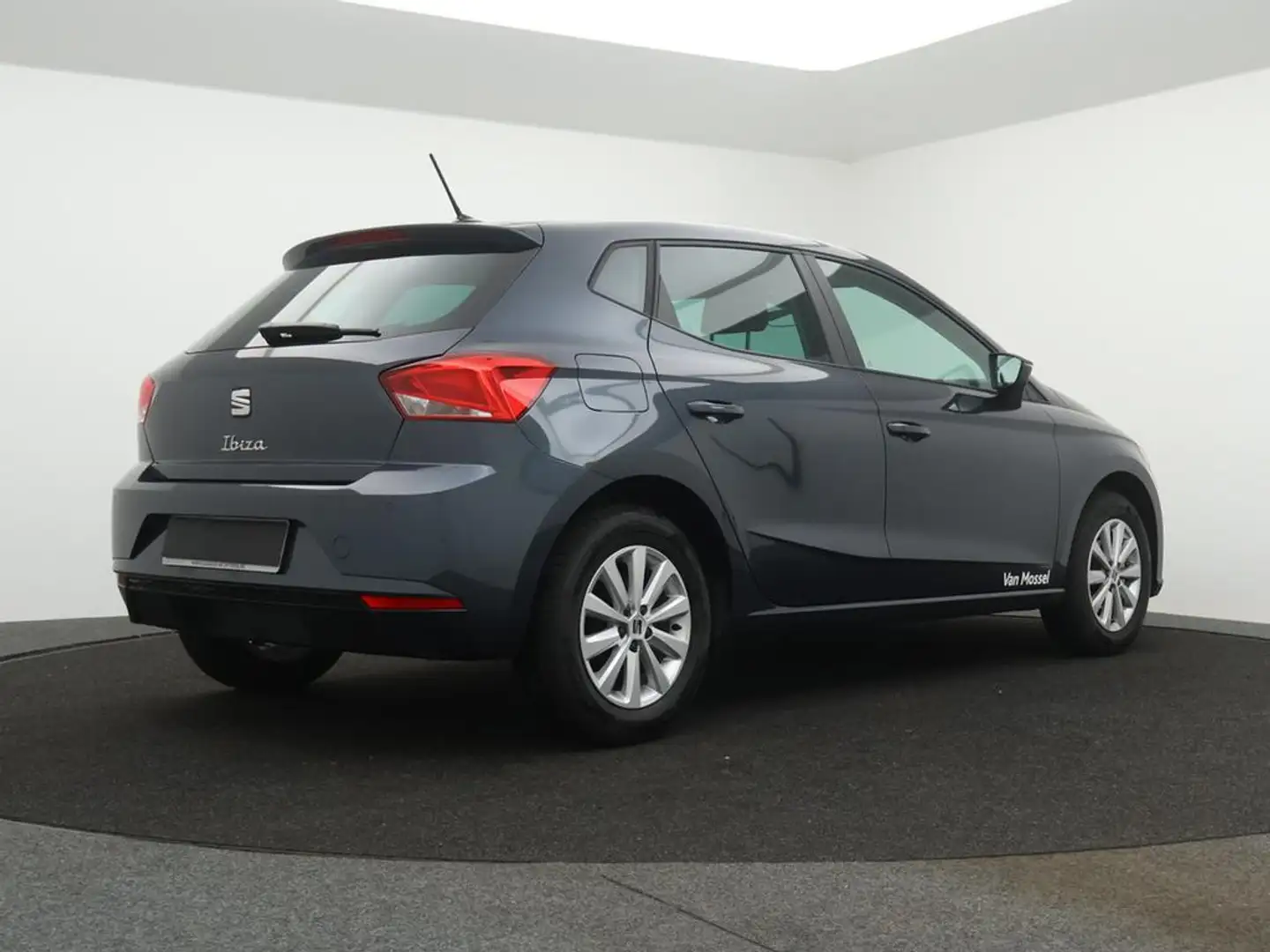 SEAT Ibiza 1.0 TSI STYLE 5T 70 DI6 5G / Demo Grijs - 2