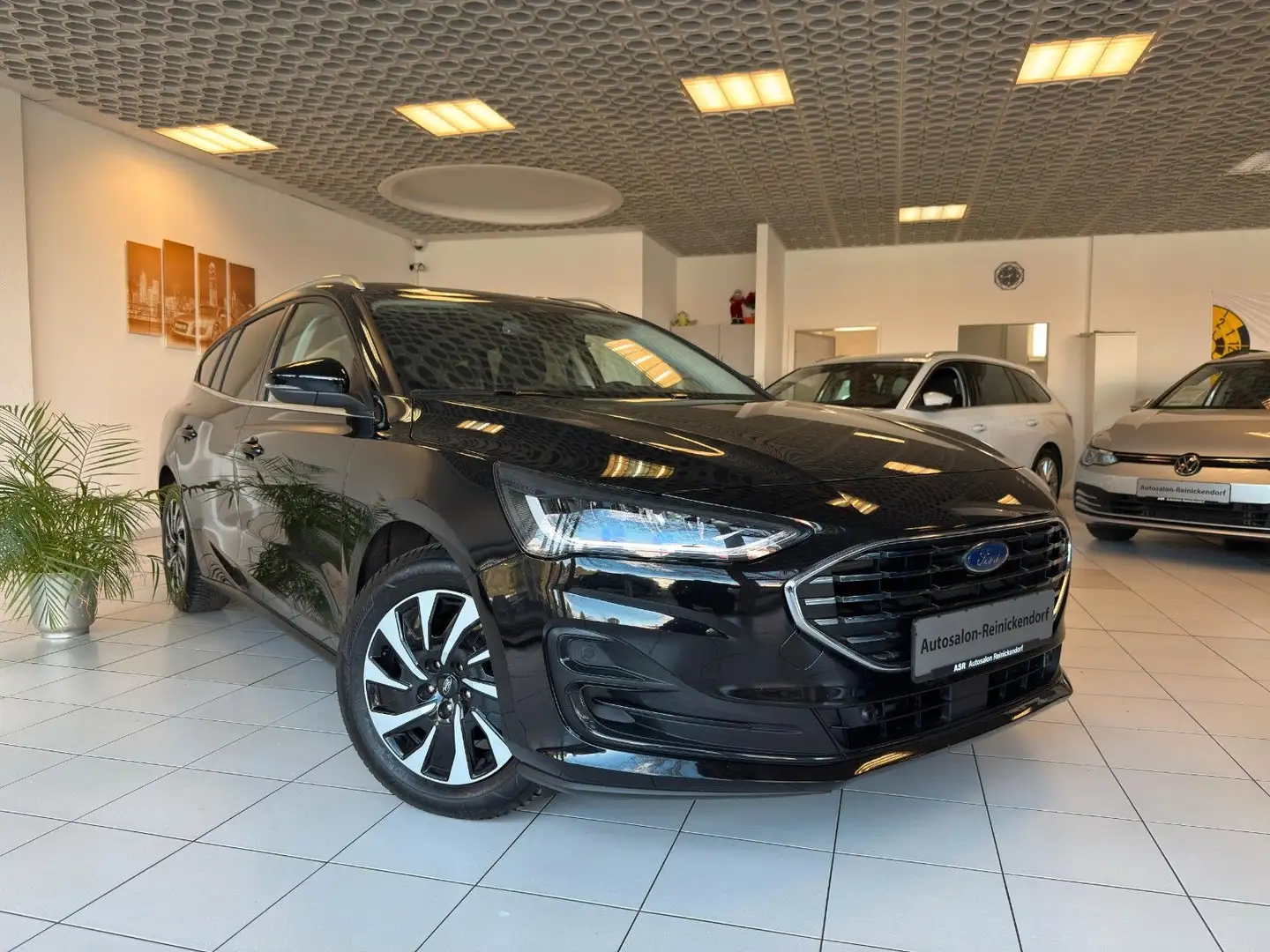 Ford Focus Turnier Titanium*LED*NAVI*Tempomat*SHZ* Schwarz - 1