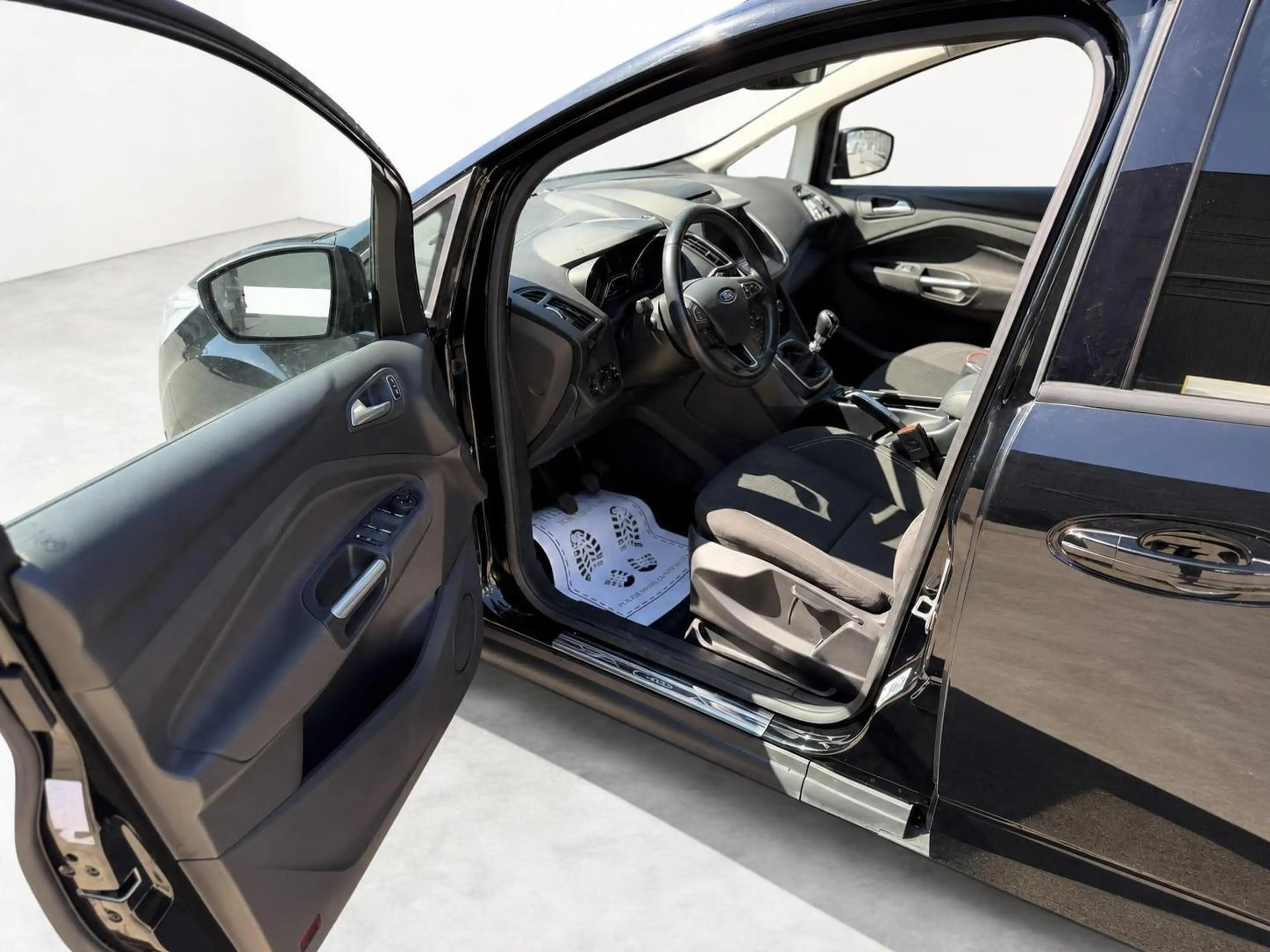 Ford Grand C-Max Business Edition — photo 12