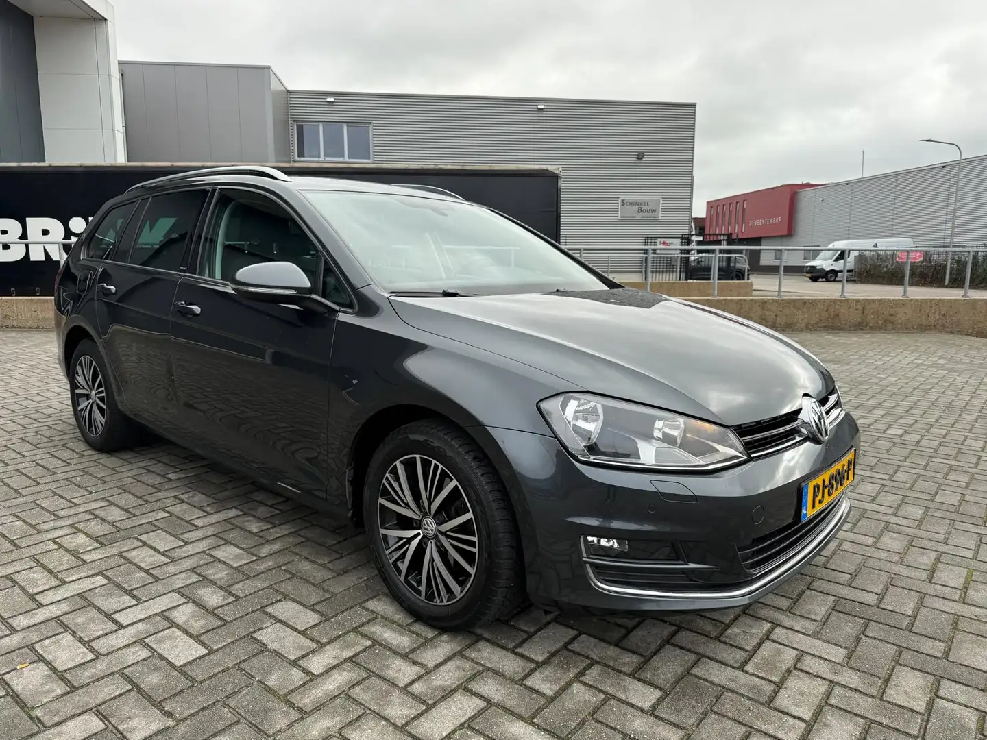 Volkswagen Golf Variant 1.6 TDI Highline Allstar Navi Cruise Clima Trekhaa Zwart - 2