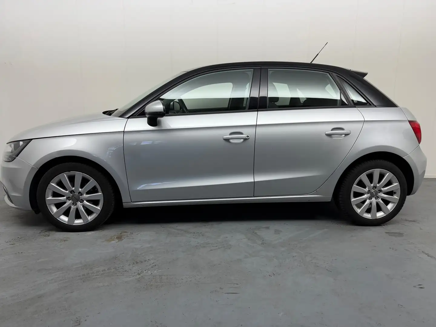 Audi A1 Sportback 1.2 TFSI Ambition Pro Line Business # Cl Grau - 2
