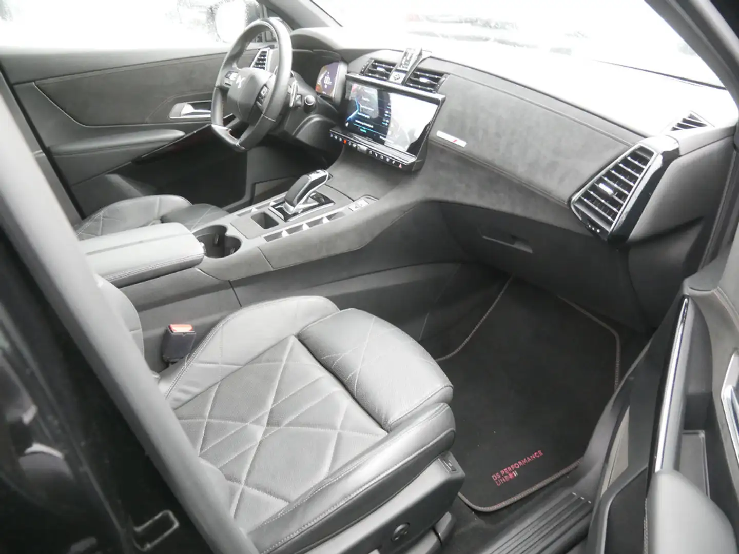 DS Automobiles DS 7 Crossback E-Tense Performance Line+ 4x4 Schwarz - 2