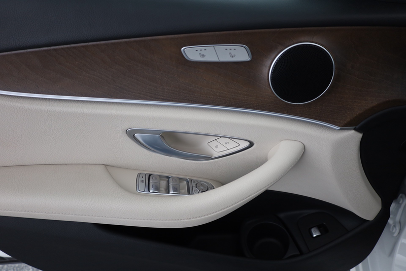 Mercedes-Benz E 300 E300de T Avantgarde Standheizung Sitzbelüftung — photo 21