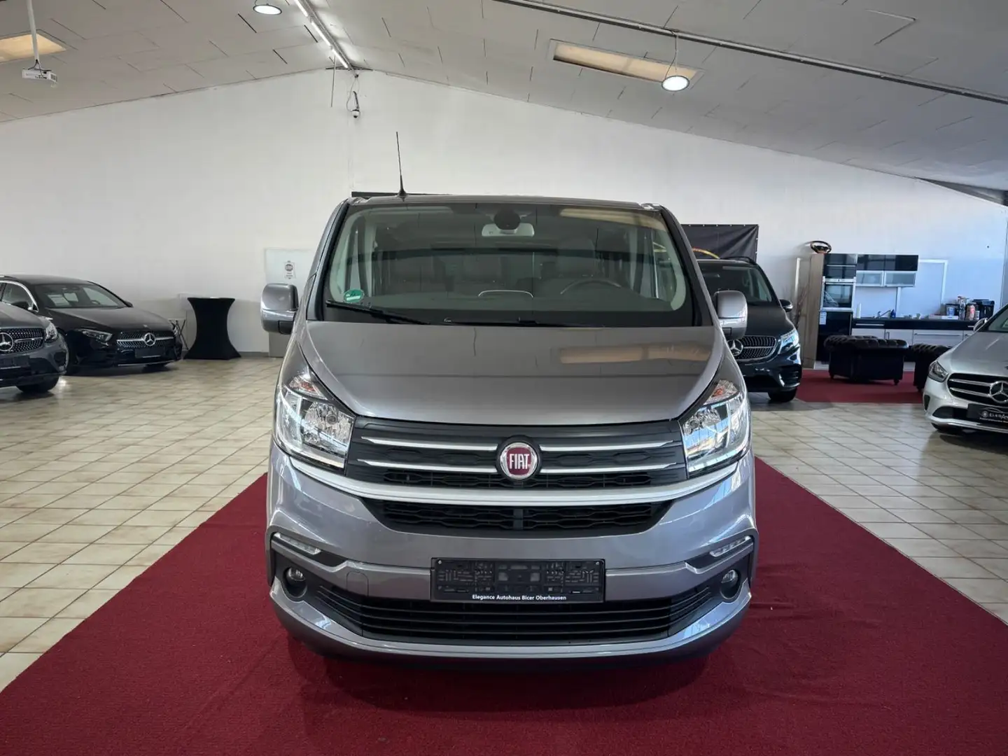 Fiat Talento Kombi L2H1 1,2t Family 9 Sitzer Gris - 2