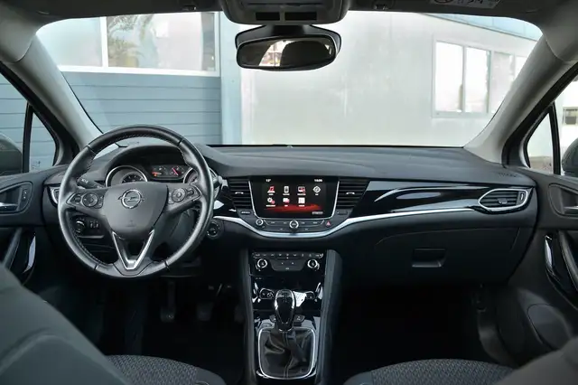 Opel Astra view 9