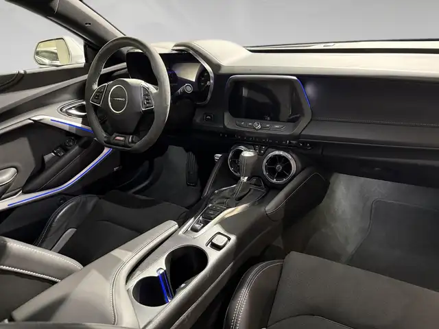 Chevrolet Camaro view 7
