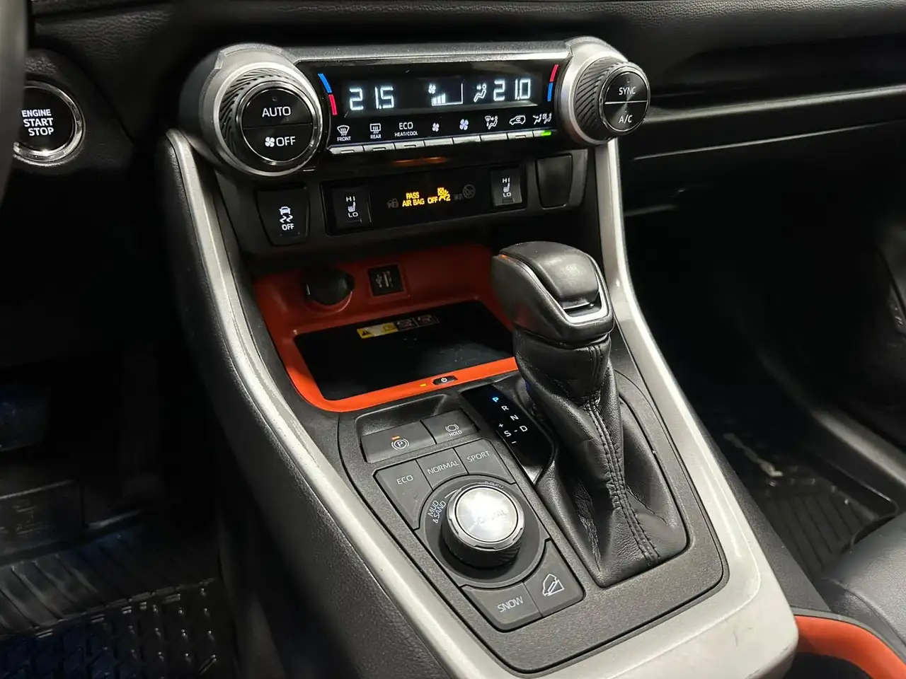 Toyota RAV 4 снимка Toyota RAV 4