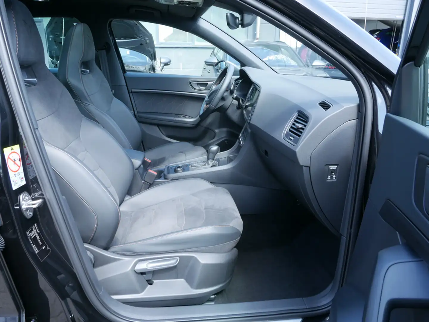 CUPRA Ateca 2.0 TSI 4Drive COPPER BEATS PANO AHK Schwarz - 2