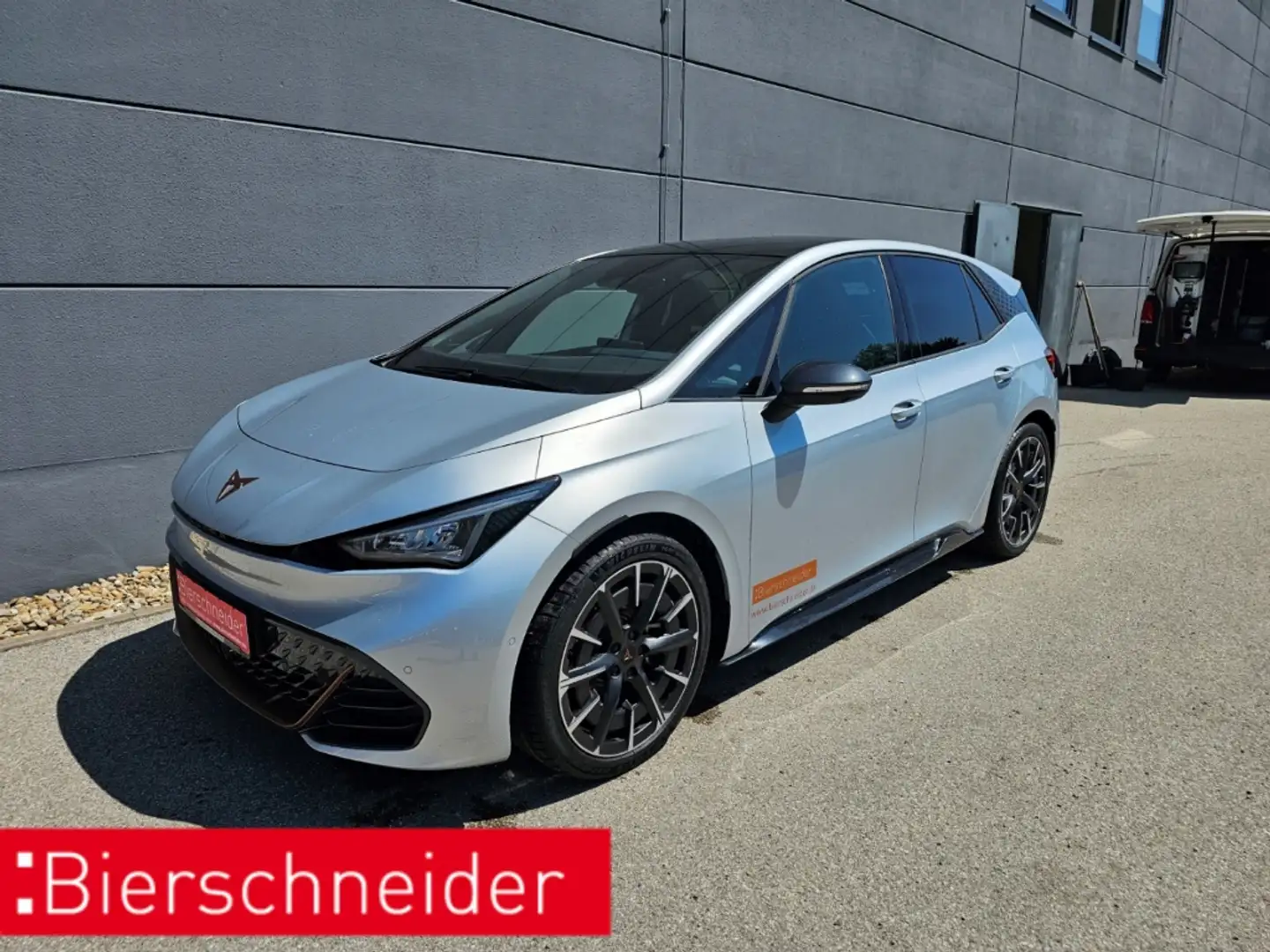 CUPRA Born 170 kW 58 kWh Skyline Roof Pilot XL Argintiu - 1