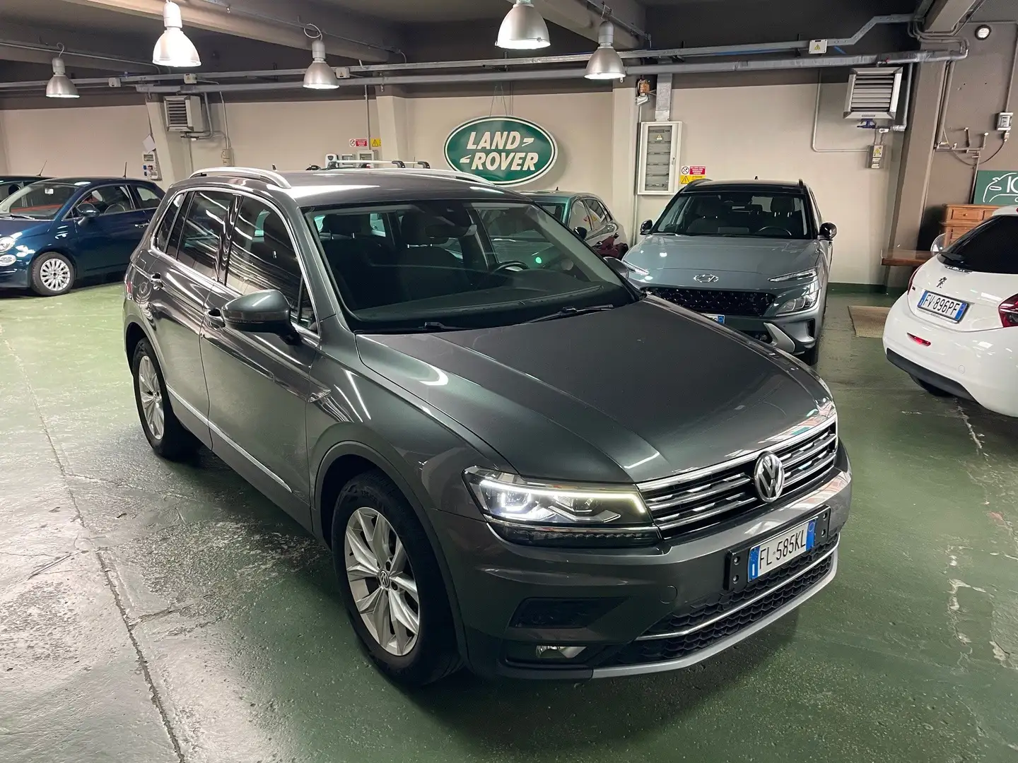 Volkswagen Tiguan 2.0 tdi Executive 4motion 150cv dsg 4X4 Grigio - 1