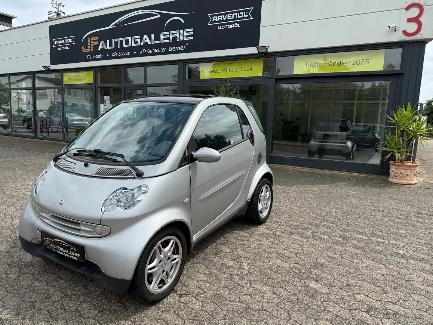 smart forTwo Basis Automatik"TÜV/10/2026" Grau - 1