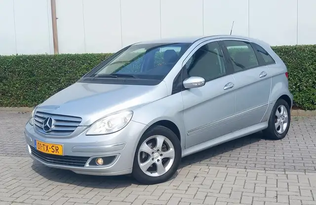 Mercedes-Benz B 180 1.7 B180 5DRS BLUE-EFFICIENCY