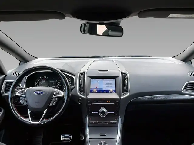 Ford S-Max view 11