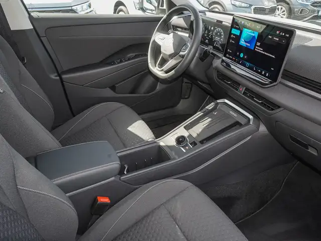 Volkswagen T-Roc view 8