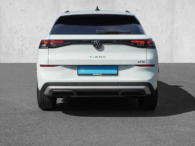 Volkswagen T-Roc view 6