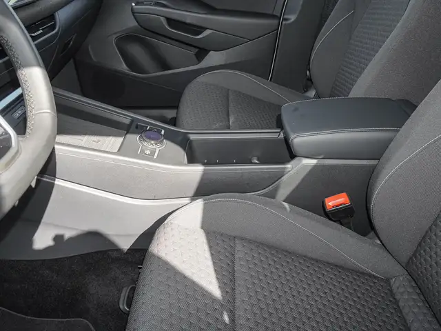 Volkswagen T-Roc view 15
