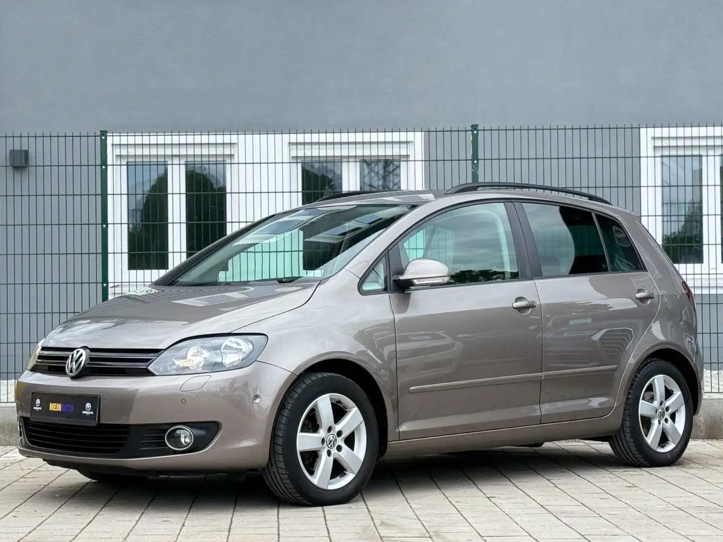 Volkswagen Golf Plus VI Style/KLIMA/PDC/TUV-NEU/TEMP/AHK Gold - 1