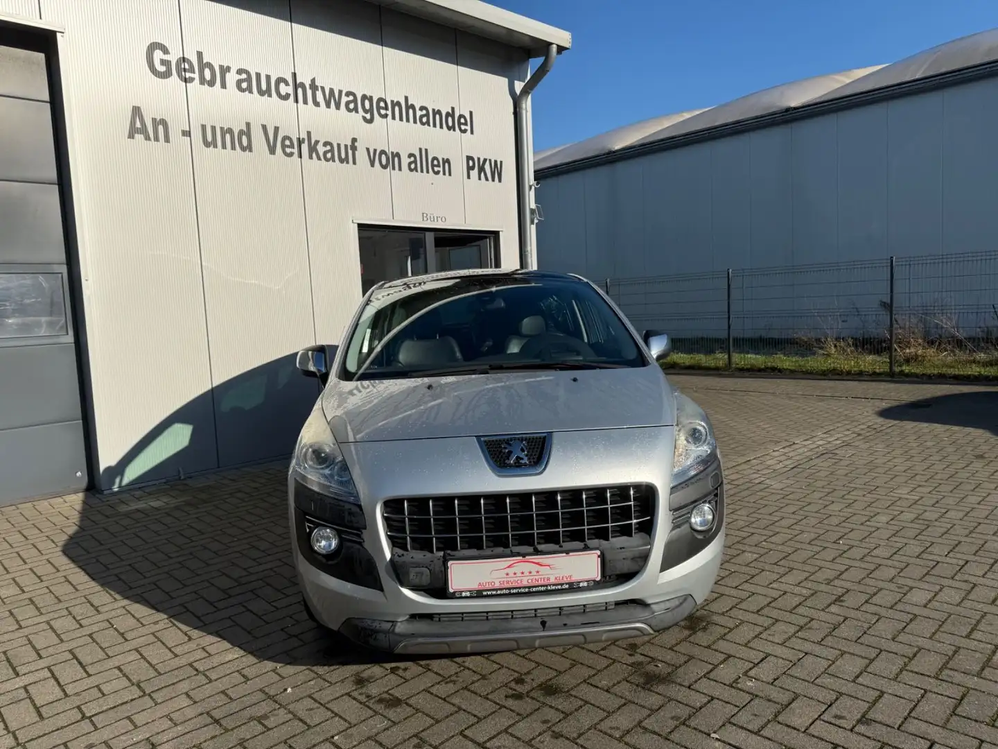 Peugeot 3008 Allure*LEDER*PANO*SHZ*TEMPOMAT*PDC*AHK Grau - 2