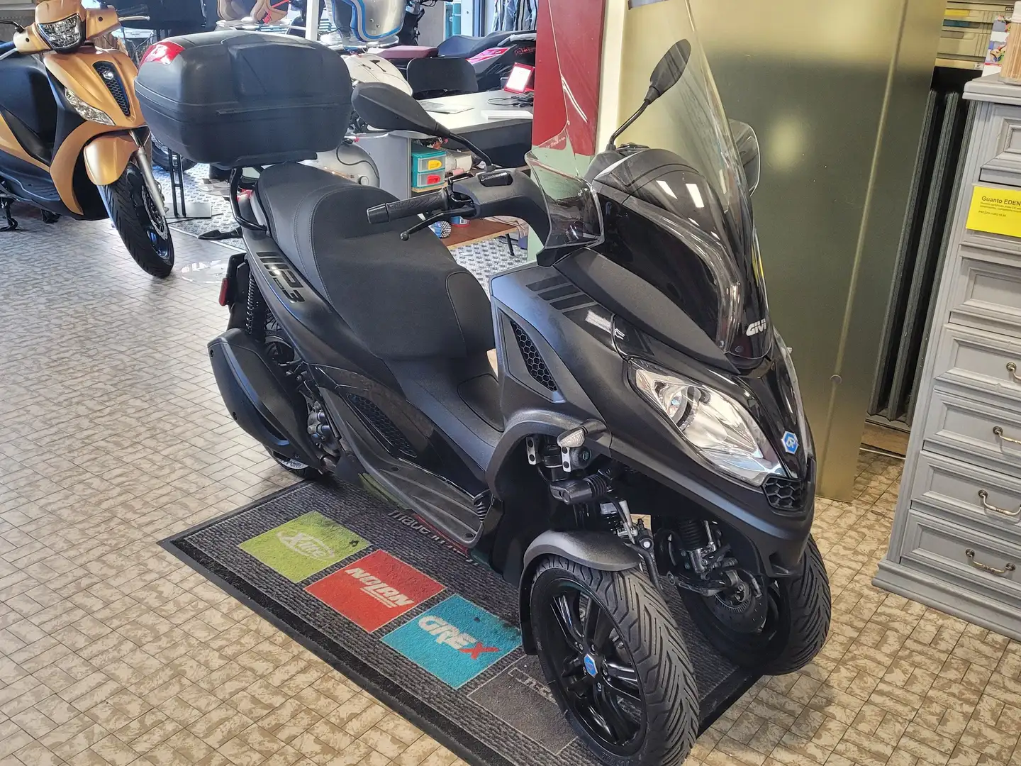 Piaggio MP3 300 Hpe Abs/Asr Nero - 2