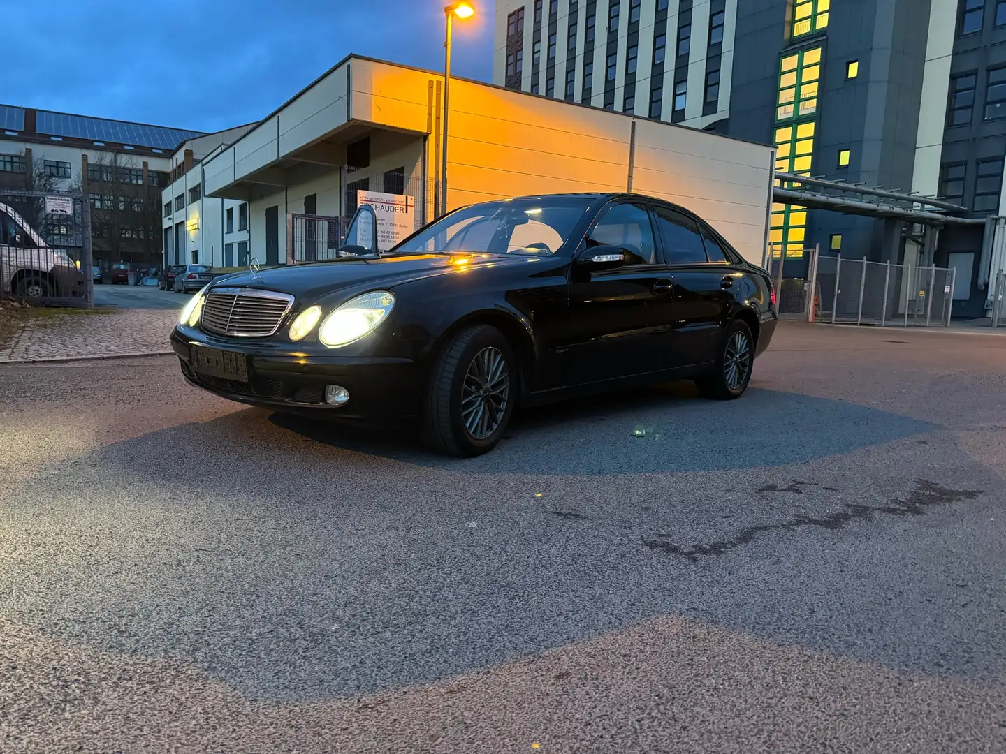 Mercedes-Benz E 240 E 240 (211.061) Schwarz - 1