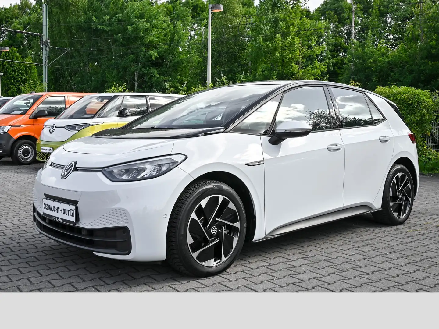 Volkswagen ID.3 Pro Performance Navi IQ.Drive 360 SHZ LM18 Weiß - 1