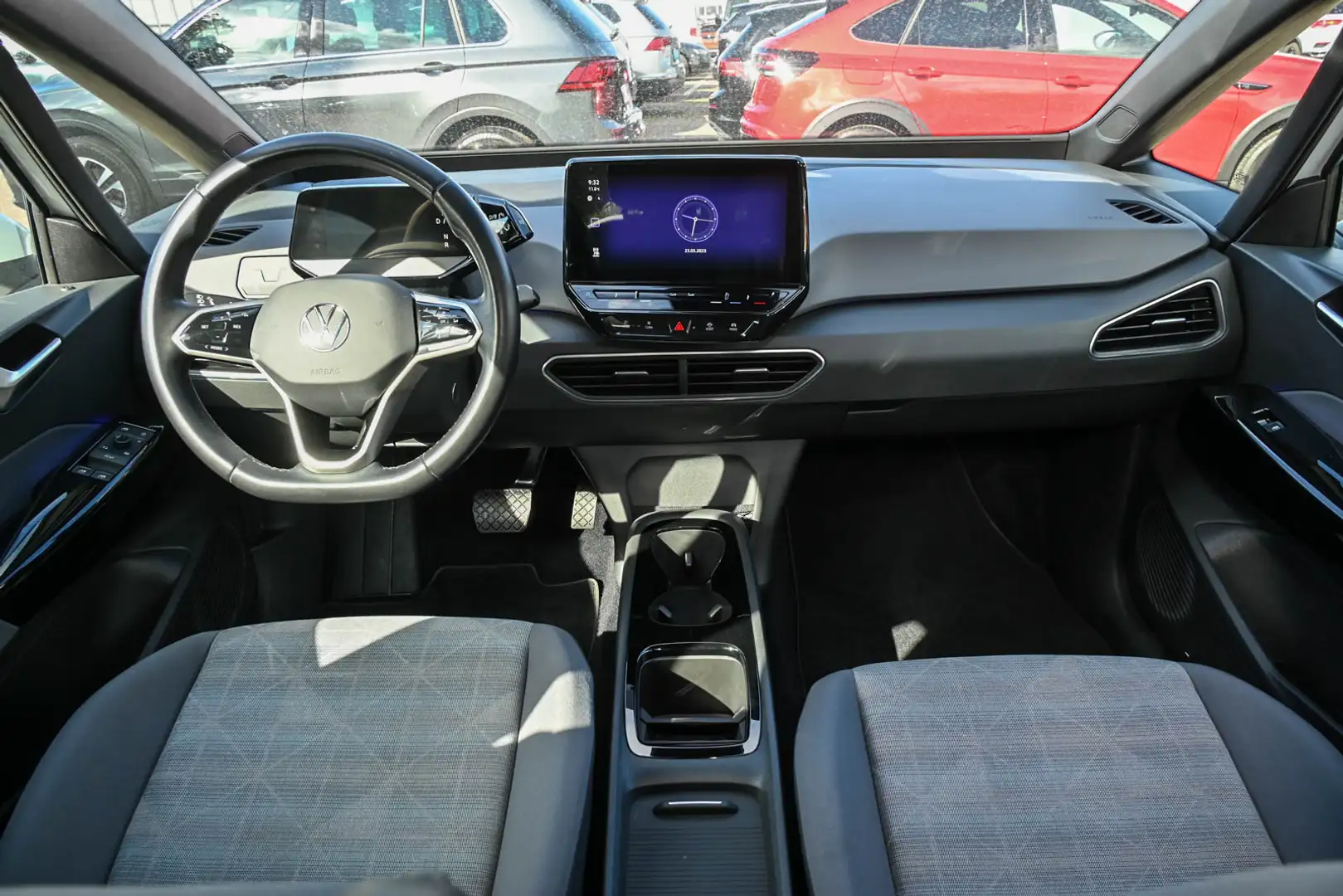 Volkswagen ID.3 Pro Performance Navi IQ.Drive 360 SHZ LM18 Weiß - 2